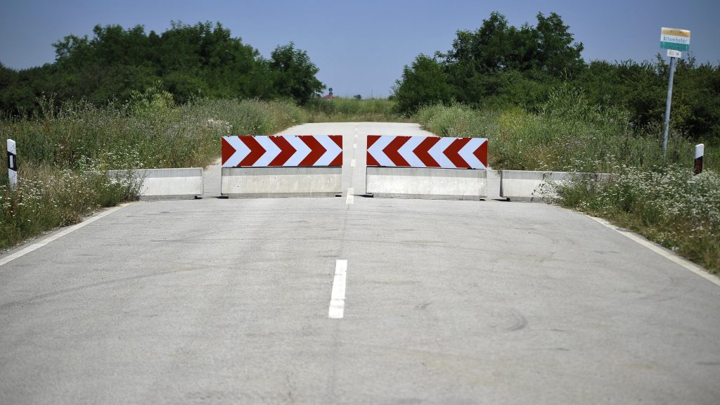 Korlátozások nélkül utazhatnak Romániába a magyarok