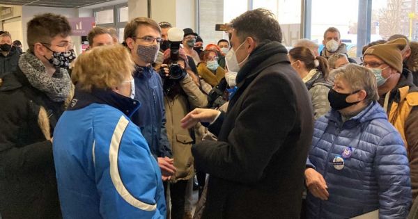 Mozdulni sem lehetett, rengetegen voltak Czeglédy Csaba és Márki-Zay Péter szombathelyi fórumán
