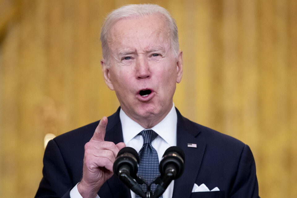 Biden: Putyin döntött Ukrajna lerohanásáról, Kijevet veszi célba, ahol 2,8 millió ember él