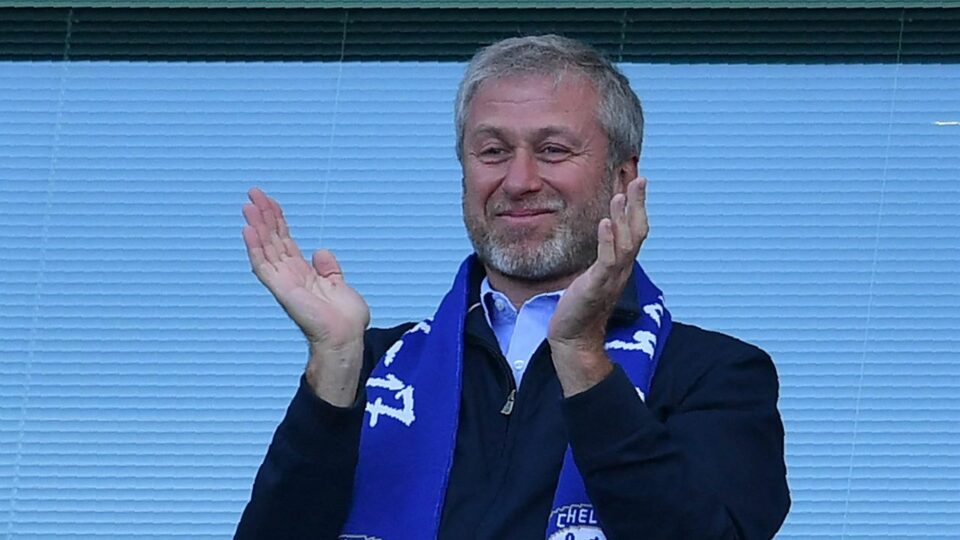 „Ő Putyin jobbkeze” – nagyon súlyos ítéletek várhatnak a Chelsea tulajdonosára