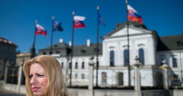 Rendkívüli állapot lépett életbe Szlovákiában, miután tízezrek menekülnek az országba
