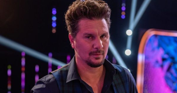 Az első kép: Nagy Ervin Zámbó Jimmyként