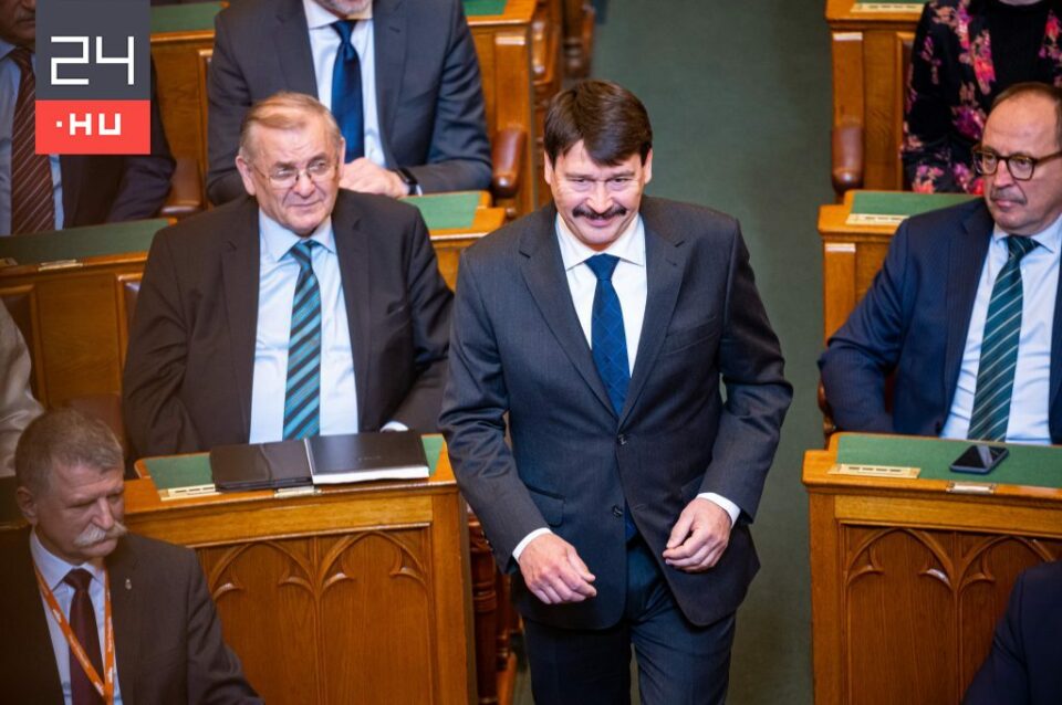 Azonnali: lefújták Áder lengyelországi látogatását