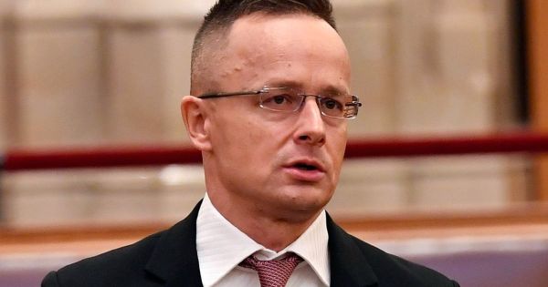 Szijjártó Péter rendkívüli bejelentést tesz a pozsonyi NATO-csúcsról