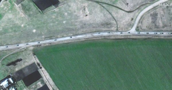 13 kilométeres orosz konvoj közelít, mindent eldöntő ütközetre készülnek a Donbaszban