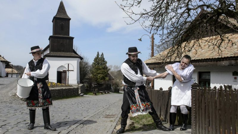 5 ezer forintért lehet csak bemenni Hollókőre