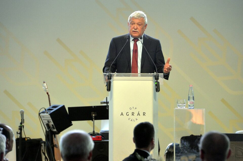 Csányi: A rezsicsökkentés nem jó, a lakosságnak és a vállalkozásoknak is érezniük kell a terheket