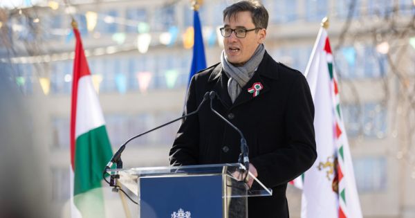 Karácsony Gergely felesége eltörte a lábát