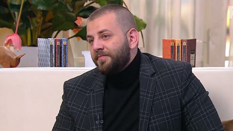 Új luxusautójával kérkedik G.w.M.