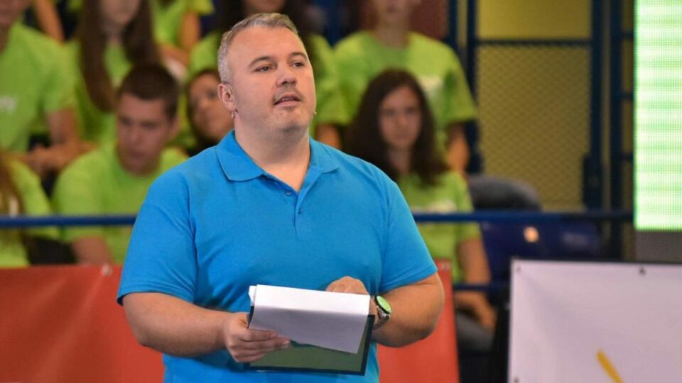 Visszavonul a humorista Dombóvári István