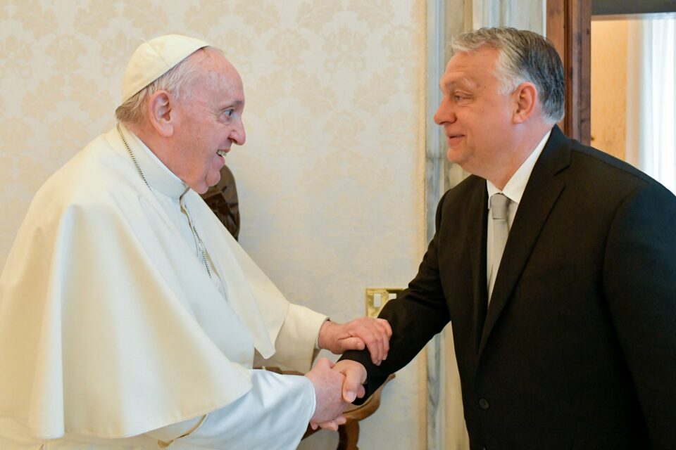 Ferenc pápa: Amikor találkoztunk, Orbán azt mondta, május 9-én véget ér a háború