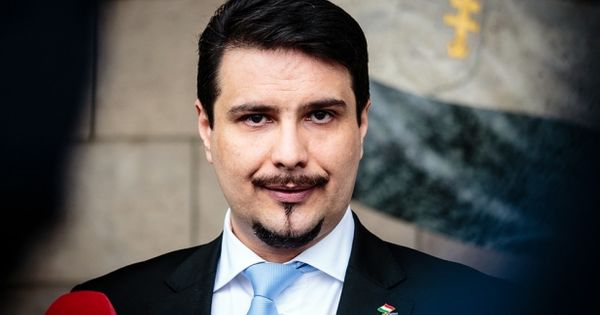 Mesterházy: aki azt hiszi, hogy Putyin esetleges bukása után Oroszország nyugati értelemben vett demokrácia lesz, az óriásit téved