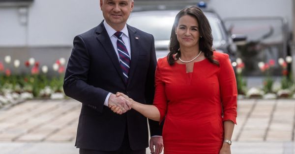 Újabb fordulat: Novák Katalin már a lengyel elnökkel közösen veri az asztalt, hogy az EU adjon pénzt Orbánéknak