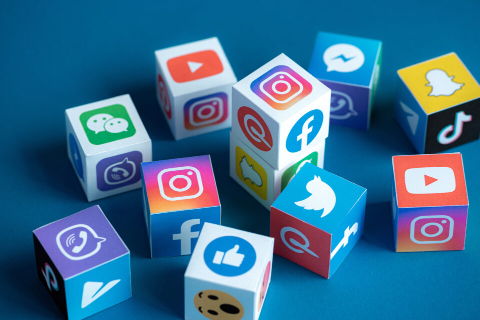 Búcsút inthetünk az ingyenes Facebook és Messenger használatnak