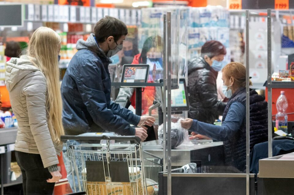 Kiszámolták, milyen árak jönnek az árstop után
