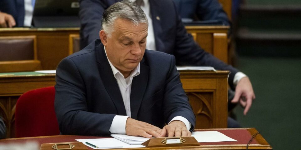 Megszavazták Orbán Viktornak a hatalmas fizetésemelést, a többiről már a miniszterelnök dönt