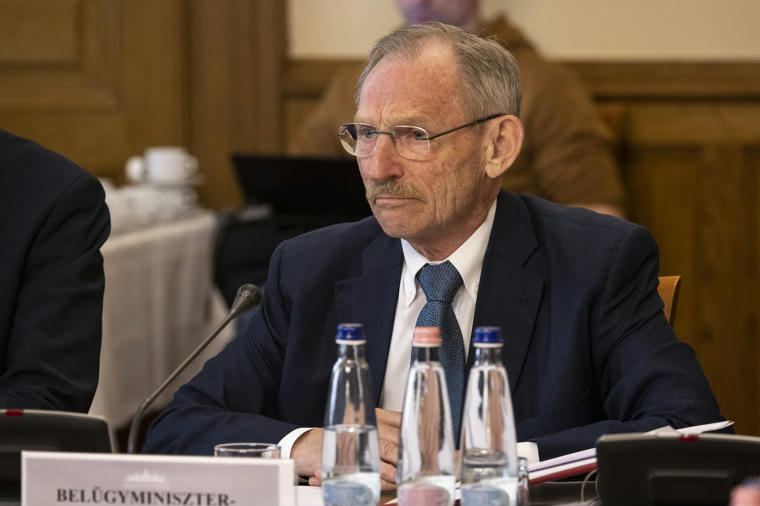 Népszava: Pintér Sándor fejtágítója szerint a humánszférában legfeljebb annak lehet örülni idén, ha nem lesz elvonás