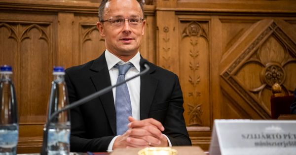 Pár perccel az angol-magyar után megcsörrent Szijjártó Péter telefonja