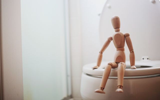Tüntesd el egy egyszerű trükkel a klotyóban a szagot magad után