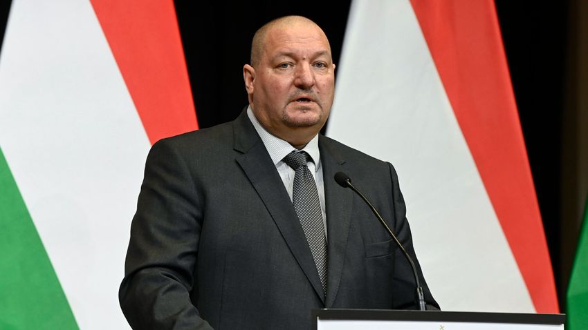 Bejelentették a gáz és az áram lakossági piaci árát, alacsonyabb lesz a világpiacinál
