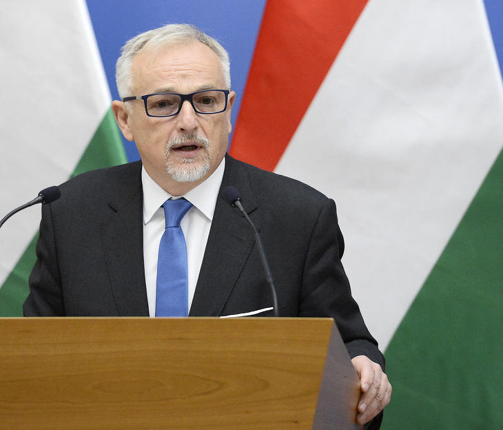 Fű alatt a kormány újabb adóemelést hajtott végre