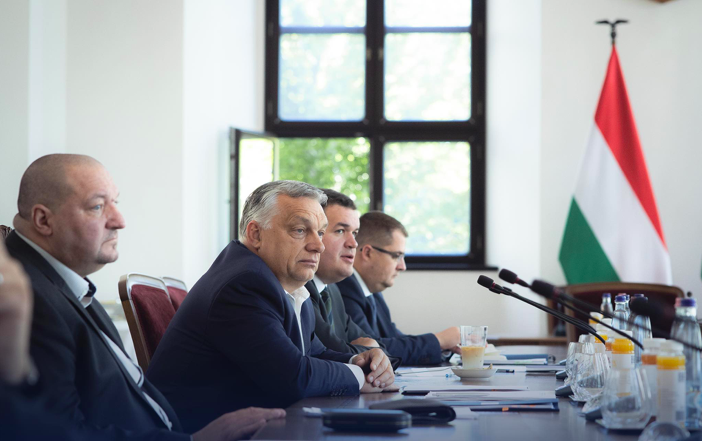 Háromhavonta változtathatja az áram és a gáz árát a kormány az új rezsirendelet szerint