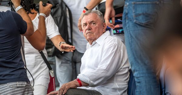 Súlyos tünetekkel került kórházba a korábbi futball-legenda