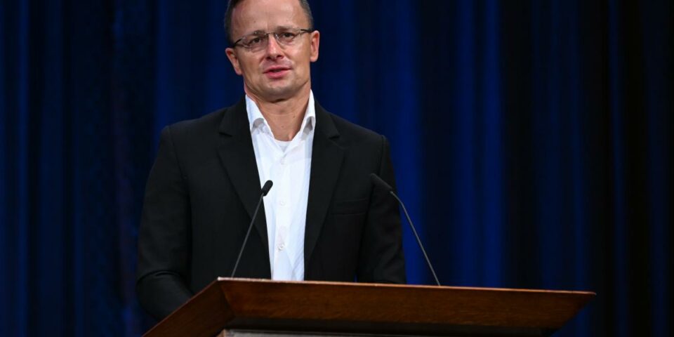 Szijjártó Péter megszólalt, Ukrajnában már a magyar hadsereg támadásától tartanak