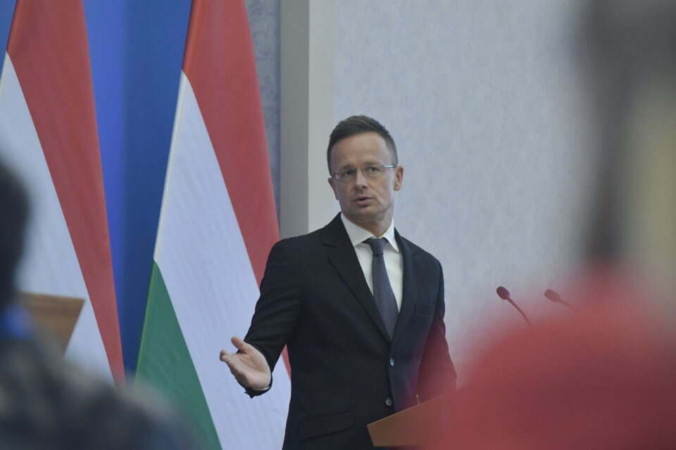 Szijjártó Péter: Teljesen nyíltan fenyegettem meg a nagyköveteket