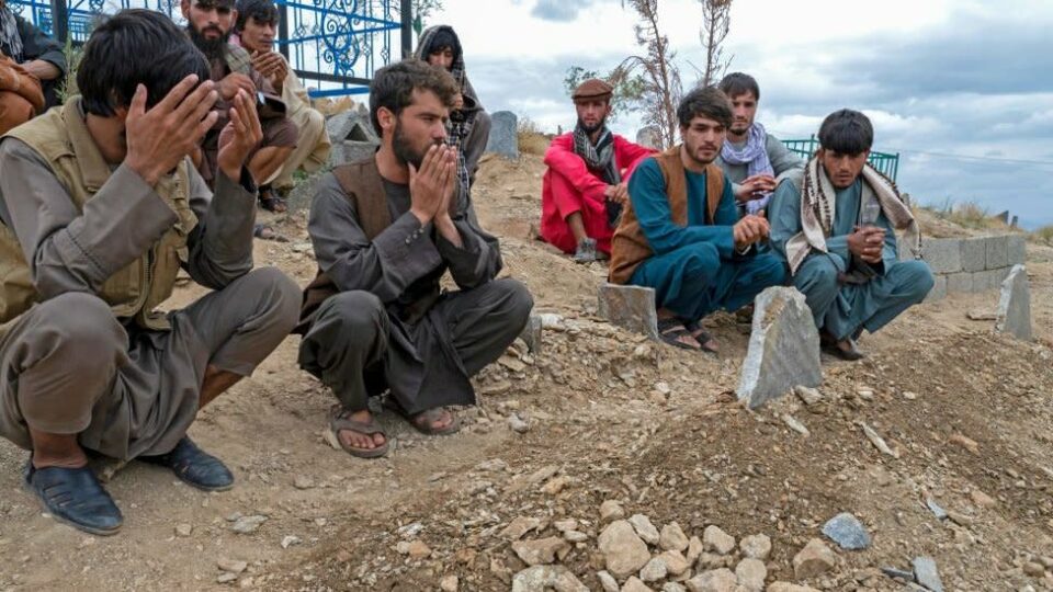 Afghanistan: Deadly blast rips through crowded Kabul mosque