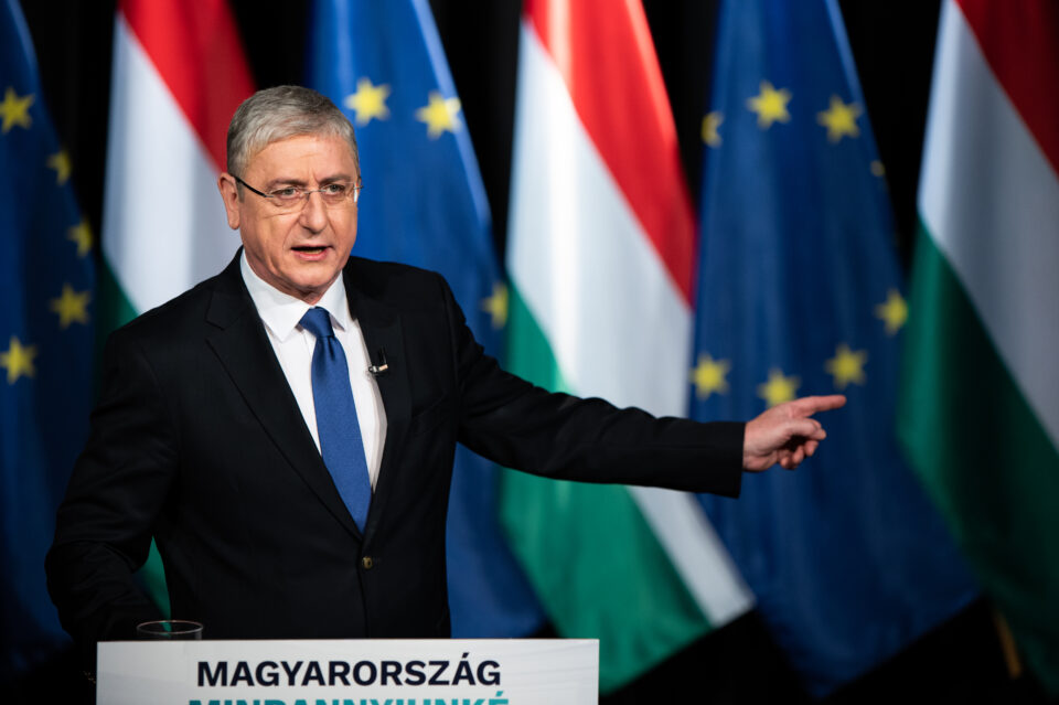 Gyurcsány Ferenc: „Nincs benzin. Nincs tanár. Nincs orvos és nővér. Nincs pénz”