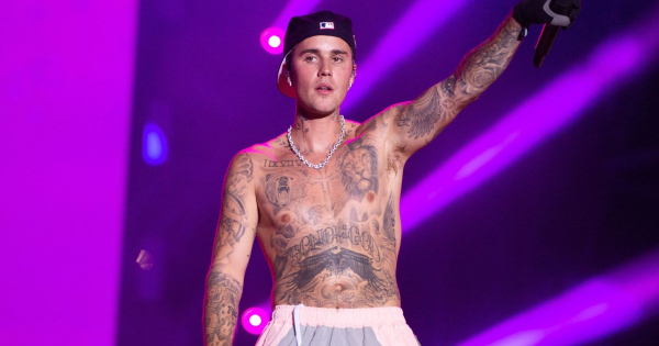 Justin Bieber telekürtölte az Instagramot a szigetes fellépésének látványos képeivel