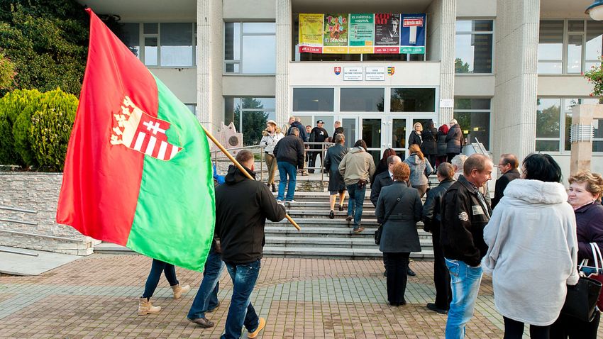 Mi lesz a magyarokkal, ha szétesik a szlovák kormány?