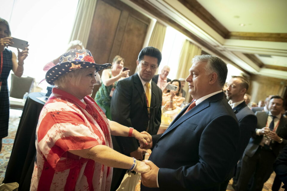 Orosz rulettet játszott Texasban Orbán Viktor – állítja a volt washingtoni nagykövet