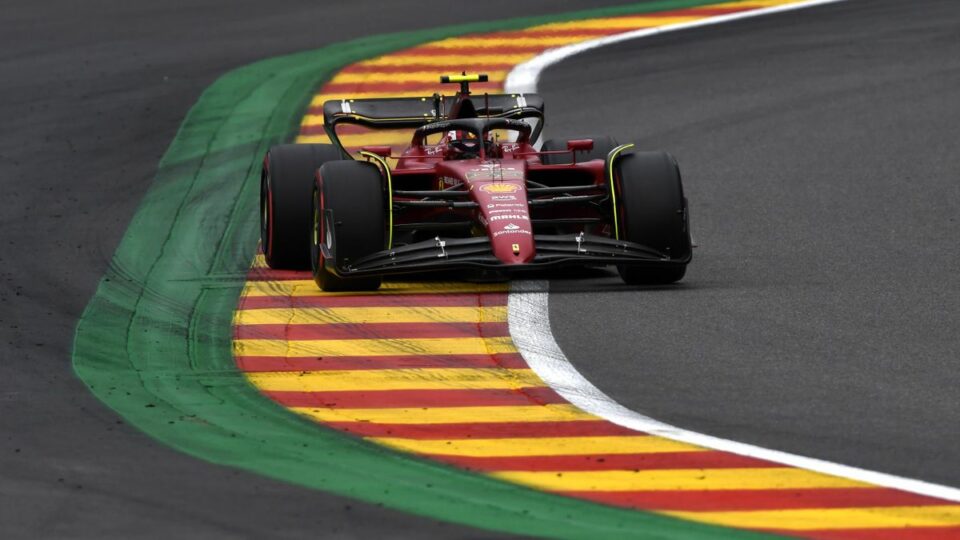 Verstappen erődemonstrációt tartott, de Sainz indulhat az első helyről