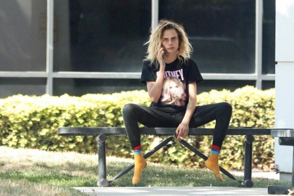 A világ Cara Delevingne összeomlását figyeli