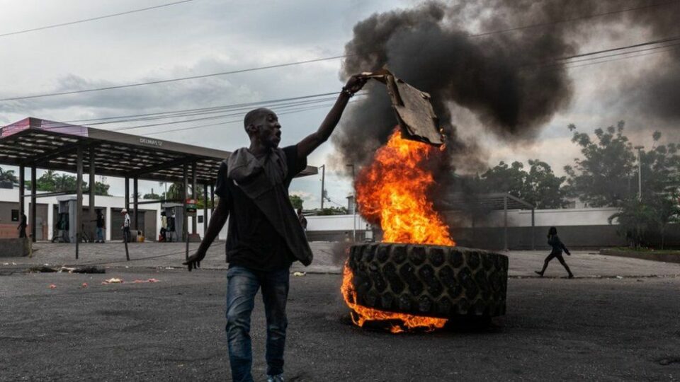Haiti riots: Calls for calm after days of anti-government violence and looting