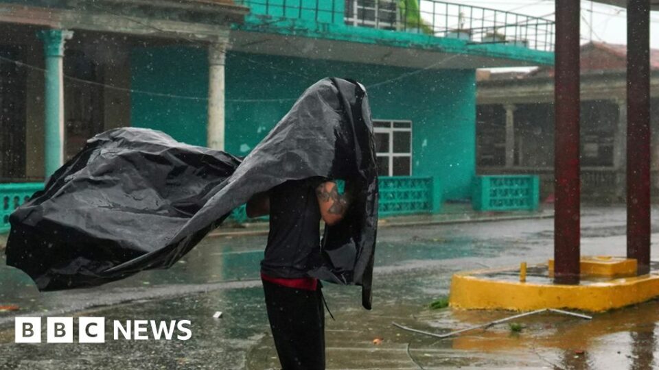 Hurricane Ian: Cuba begins restoring power after storm