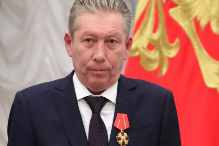 Kizuhant egy elit kórház ablakán a Lukoil igazgatótanácsának vezetője