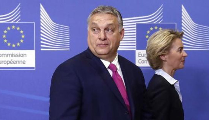 “Meglengetik Damoklész kardját” – még egy esélyt ad az Orbán-kormánynak Brüsszel