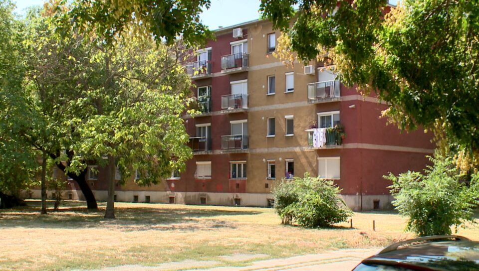 Megszólalt a férfi, akinek ingatlanába tucatnyian jelentkeztek be az I. kerületi időközi előtt