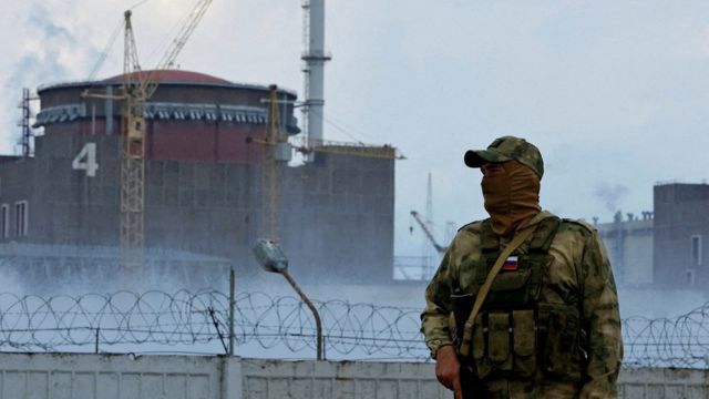 Ukraine war: Power back on at huge nuclear plant in Zaporizhzhia
