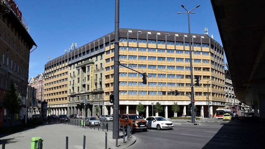 Bezár az ország legnagyobb szállodája