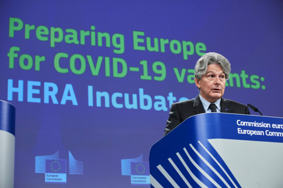 Helyre tette az Orbán-kormány EU-ellenes kampányát az uniós biztos