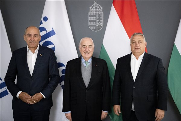 Orbán Viktor súlyos üzenetet küldött a magyaroknak