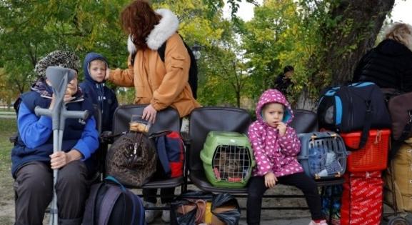 Oroszországba evakuálják a civileket a megszállt Herszonból, még mielőtt az ukránok visszafoglalnák a várost