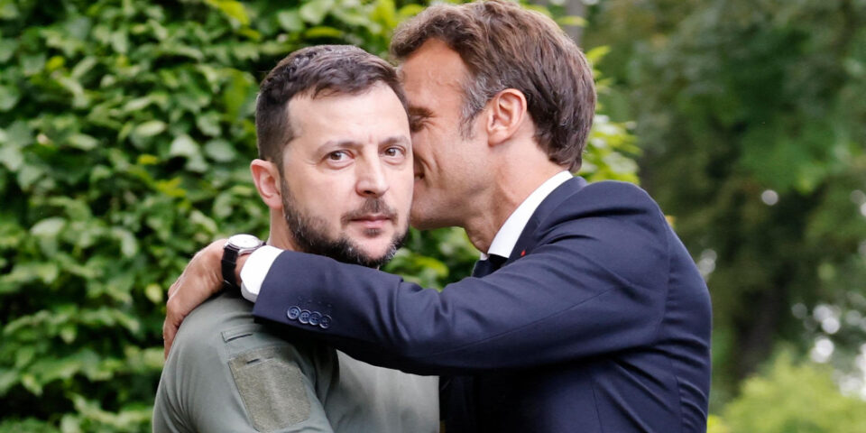 Putyinnak és Lukasenkának üzent Macron