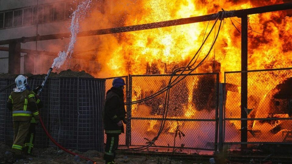 Ukraine war: Russia air strikes target more power facilities