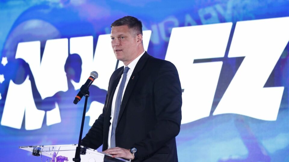 Vári Attila lemondásának indoka a Rendőrakadémia filmek komolysági szintjét veri