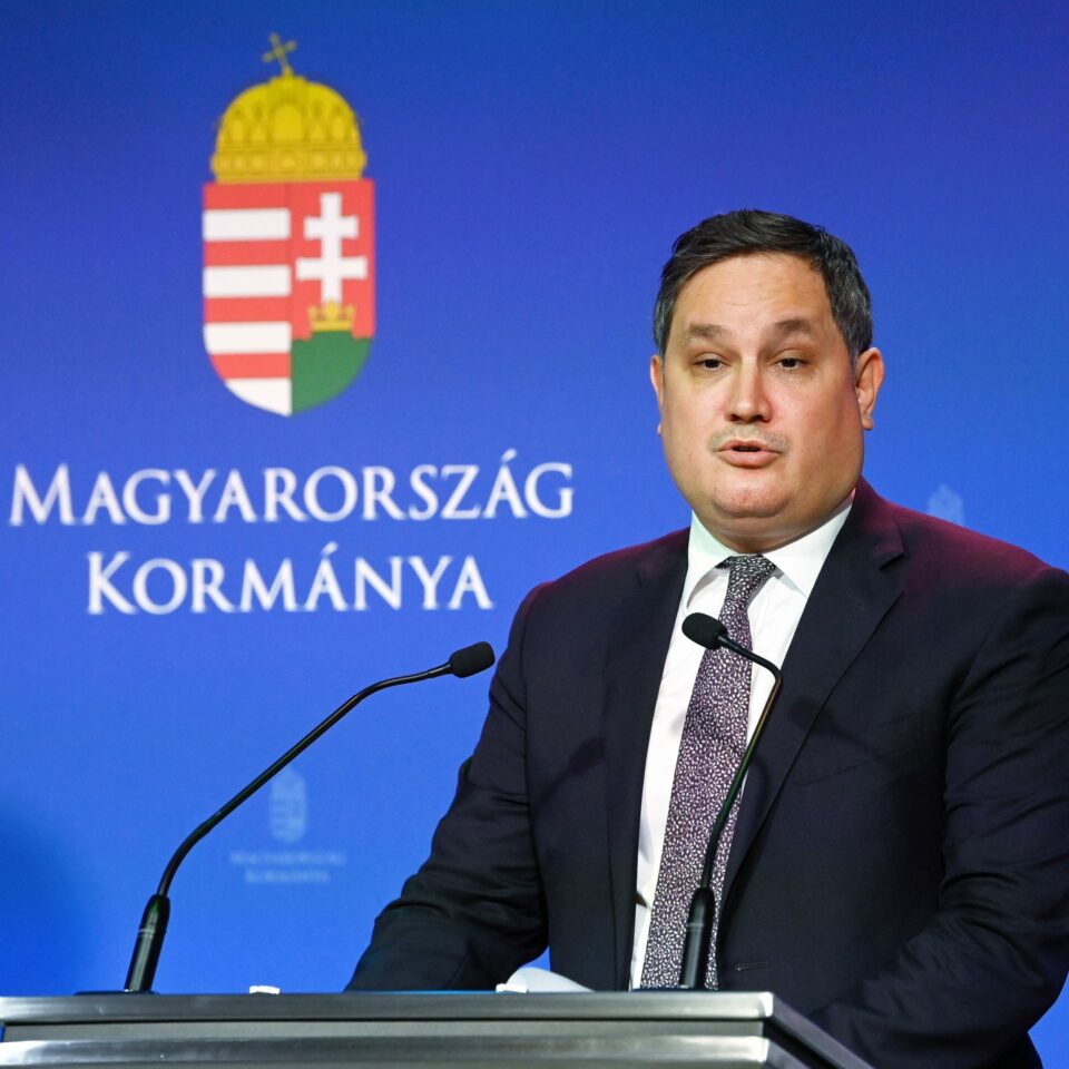 A kormány 250 milliárdot adott Tiborcz István közelébe befektetésre, most kezdene vele valamit